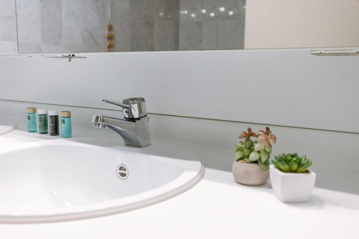Huswell - Authentic Apartment With Terraces And Parking クノック・ヘイスト エクステリア 写真